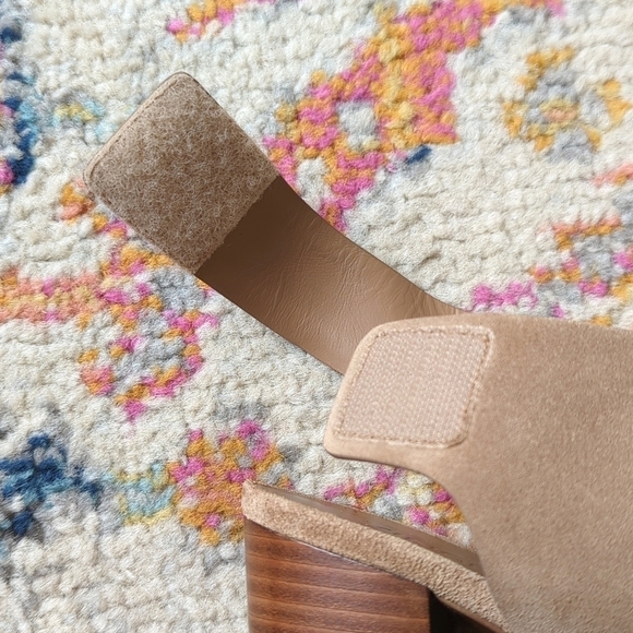 Vince Farrah Suede Leather Criss Cross Open Toe Stacked Block Heel Sandals Tan 9 - Picture 7 of 15